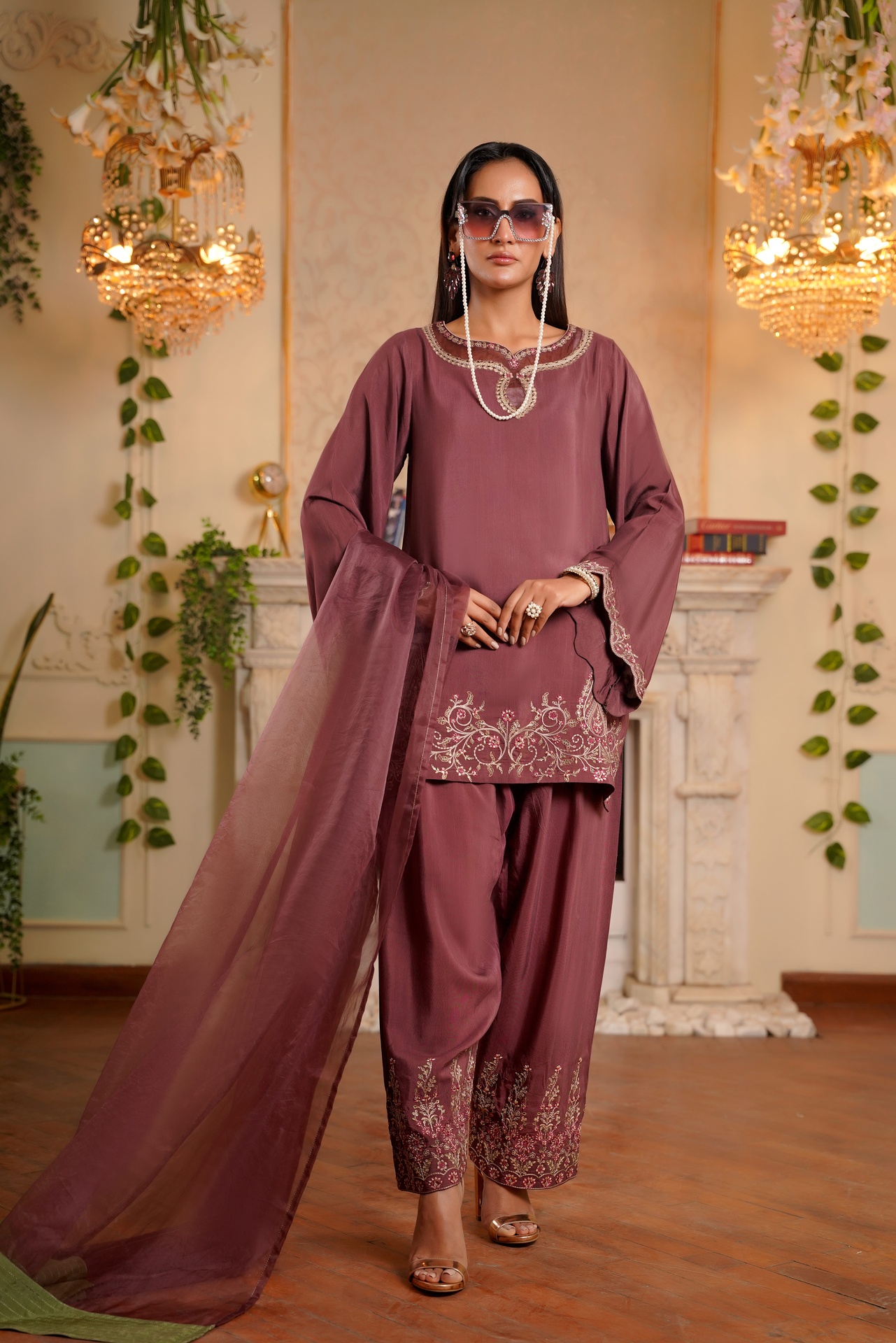 Paisley Poise (Small)