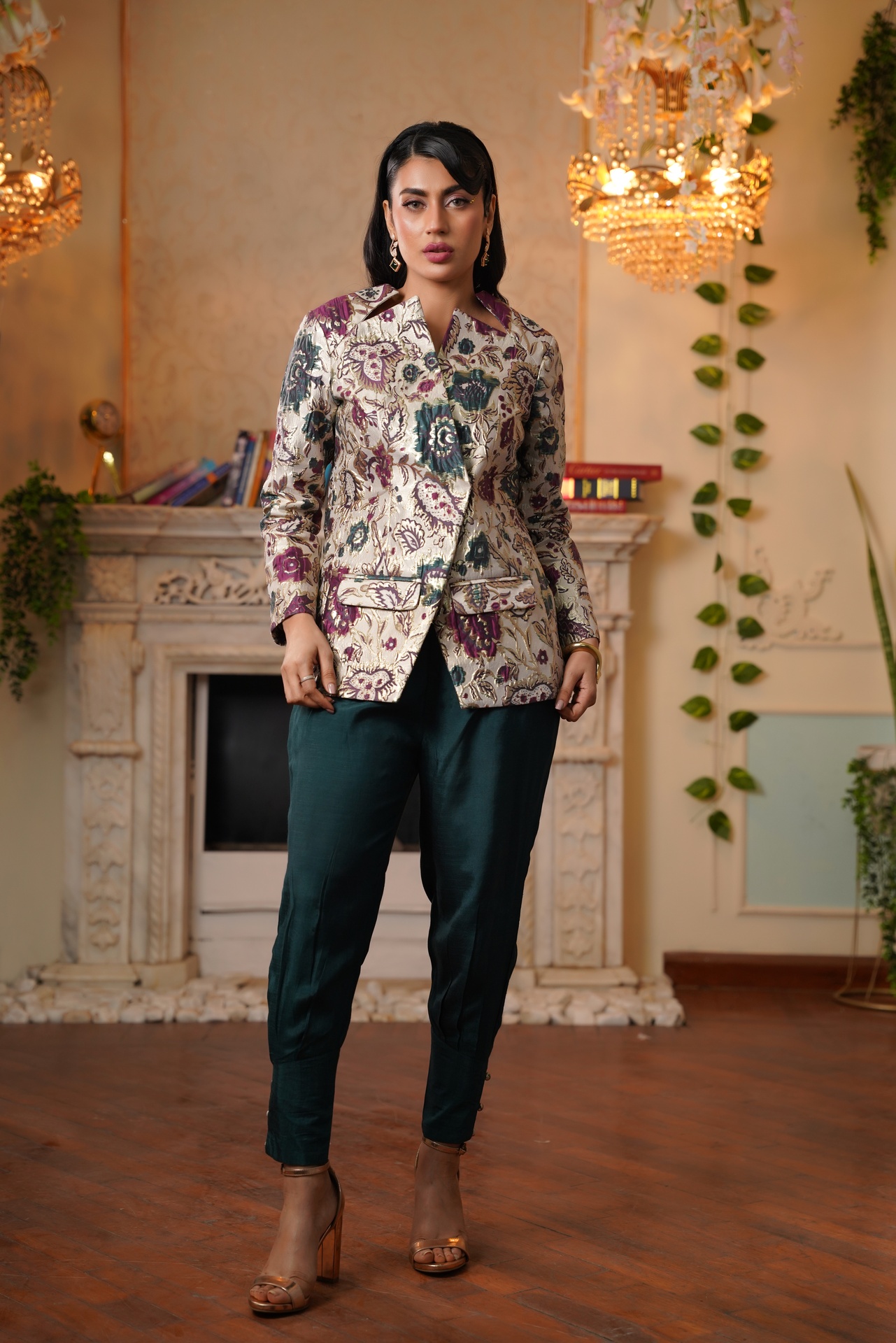 Guilded Contour  (Small)